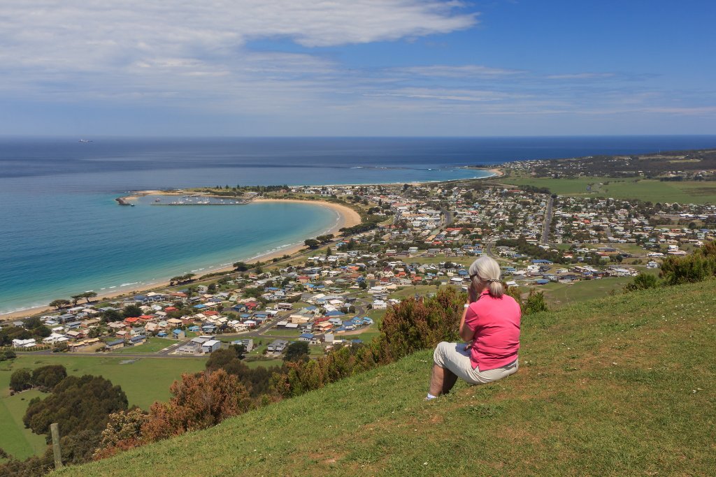 06-Apollo Bay from Marriner's lookout.jpg